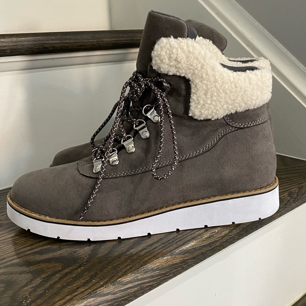 Esprit Wisdom Shoes Gray Color Boots Booties